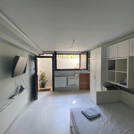 Minimalist Studio Behind Hilton Hotel 아테네 외부 사진